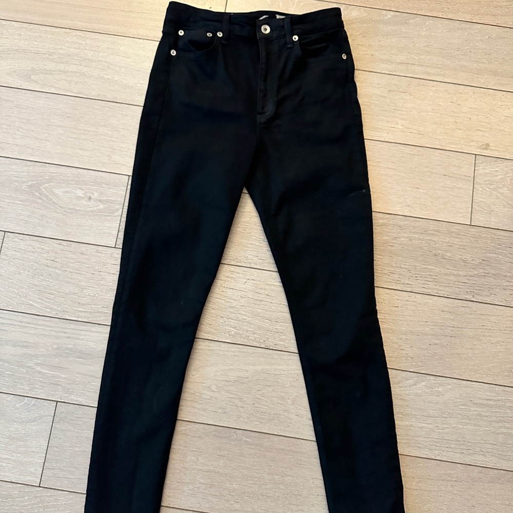 Rag & Bone Black Skinny Jeans with Classic Detailing